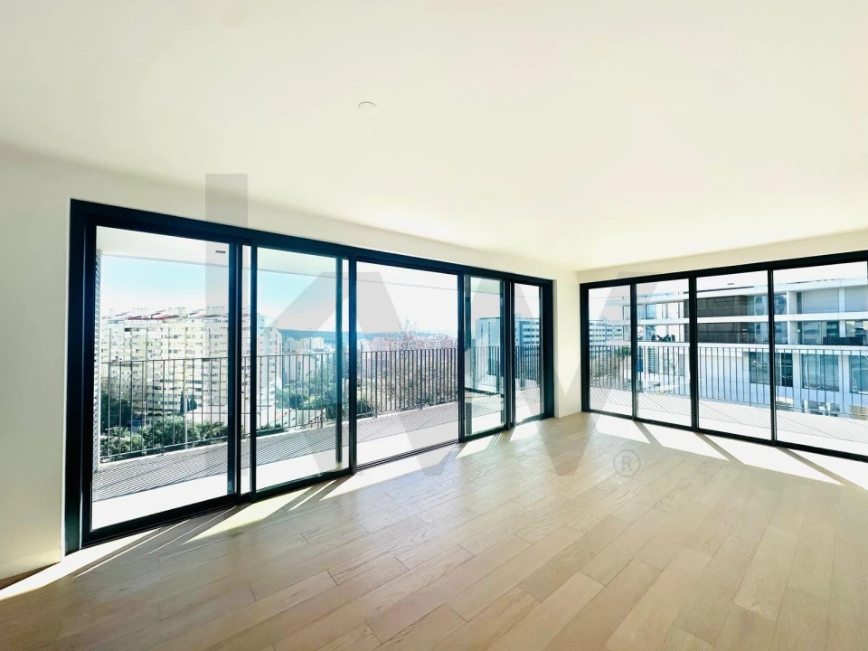 Apartamento T2 para Arrendamento em Algés, Linda-A-Velha e Cruz Quebrada-Dafundo Foto 3