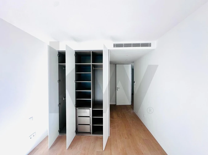 Apartamento T2 para Arrendamento em Algés, Linda-A-Velha e Cruz Quebrada-Dafundo Foto 17