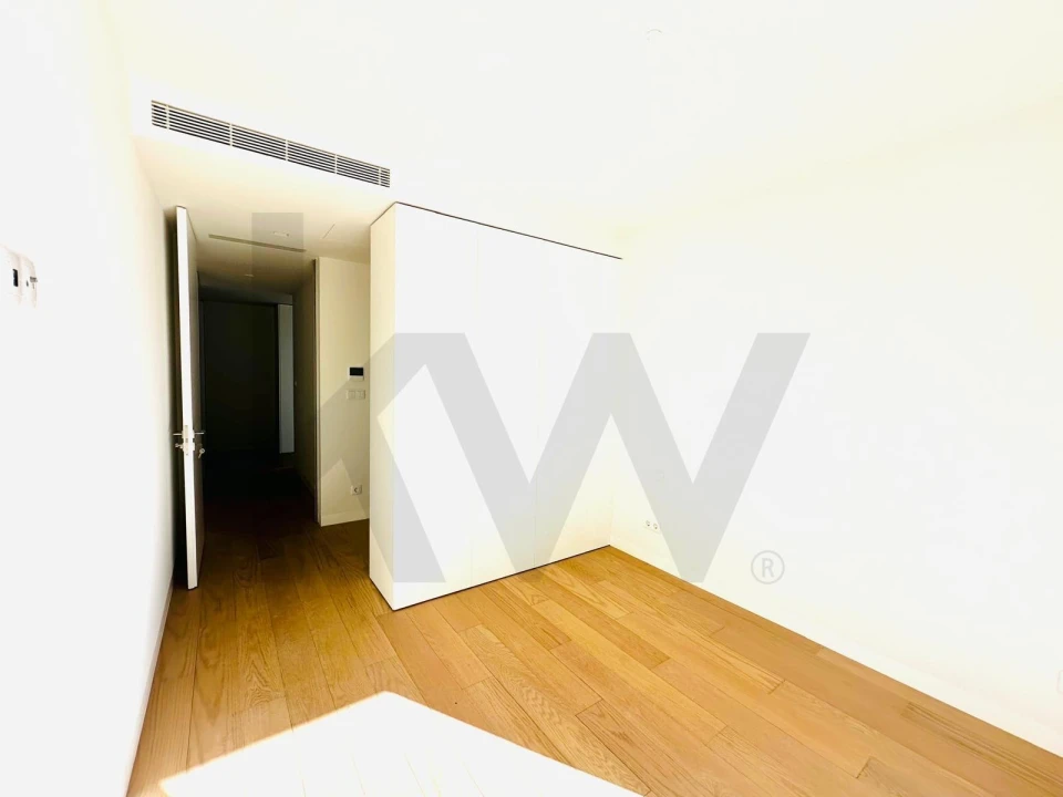 Apartamento T2 para Arrendamento em Algés, Linda-A-Velha e Cruz Quebrada-Dafundo Foto 14