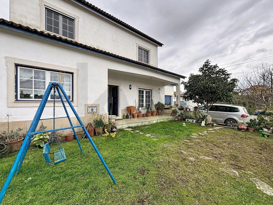 Moradia T4 para Venda em Vale de Santarem Foto 12