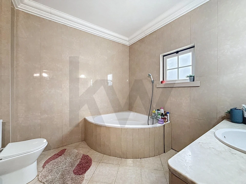 Moradia T4 para Venda em Vale de Santarem Foto 21