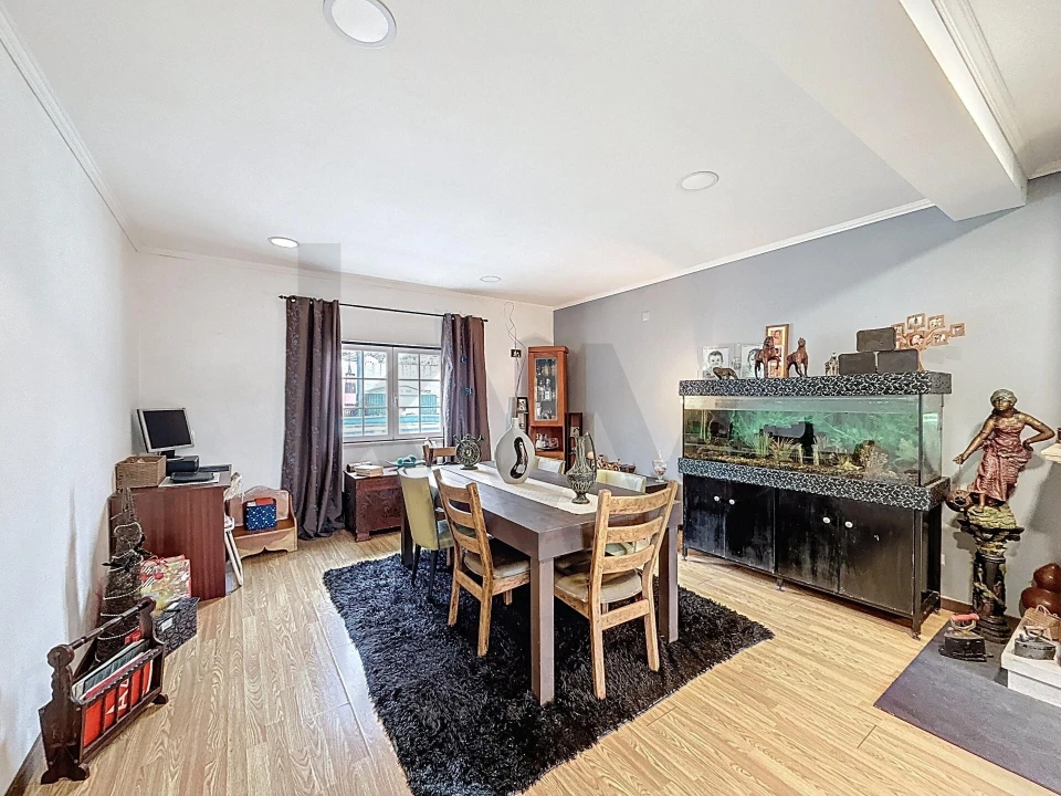 Moradia T4 para Venda em Vale de Santarem Foto 1