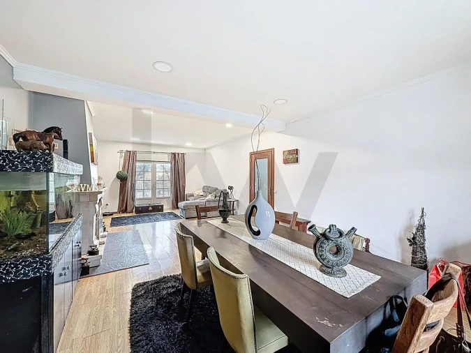 Moradia T4 para Venda em Vale de Santarem Foto 8