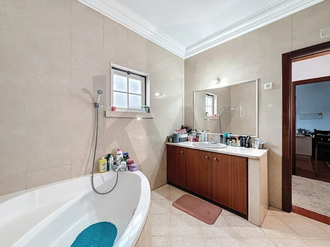 Moradia T4 para Venda em Vale de Santarem Foto 22