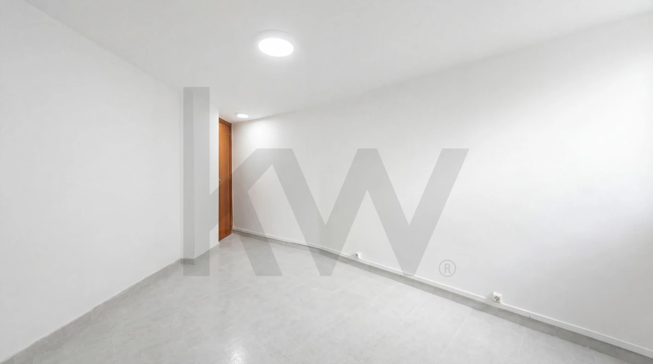 Loja para Arrendamento em Póvoa de Santo Adrião e Olival Basto Foto 6