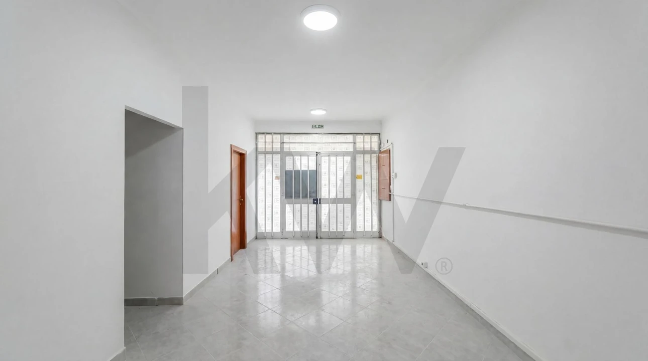 Loja para Arrendamento em Póvoa de Santo Adrião e Olival Basto Foto 8