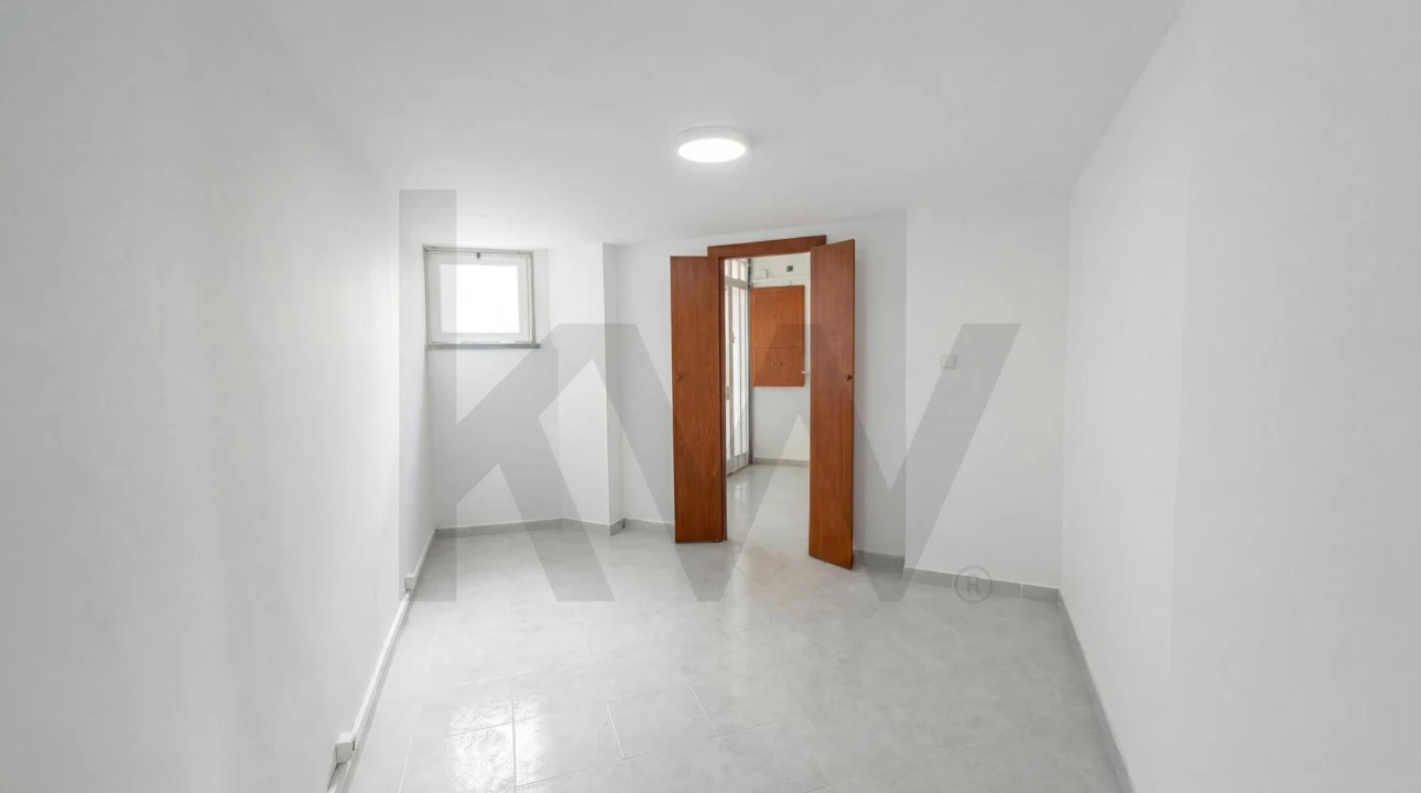 Loja para Arrendamento em Póvoa de Santo Adrião e Olival Basto Foto 7