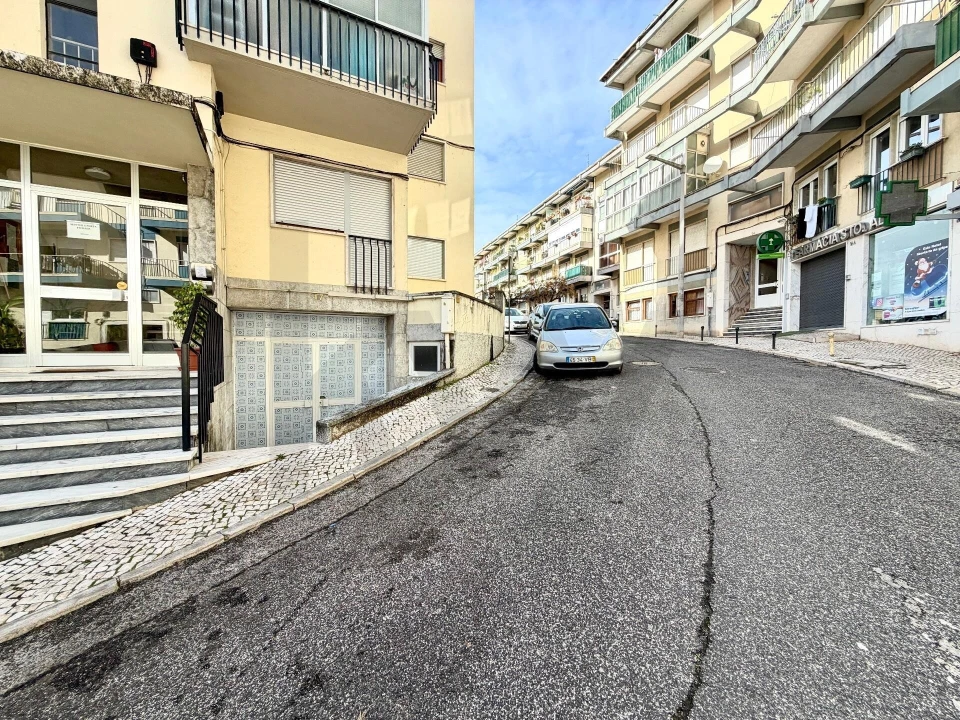 Loja para Arrendamento em Póvoa de Santo Adrião e Olival Basto Foto 15