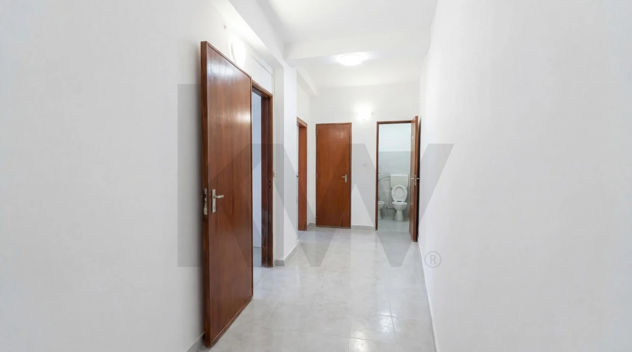 Loja para Arrendamento em Póvoa de Santo Adrião e Olival Basto Foto 9