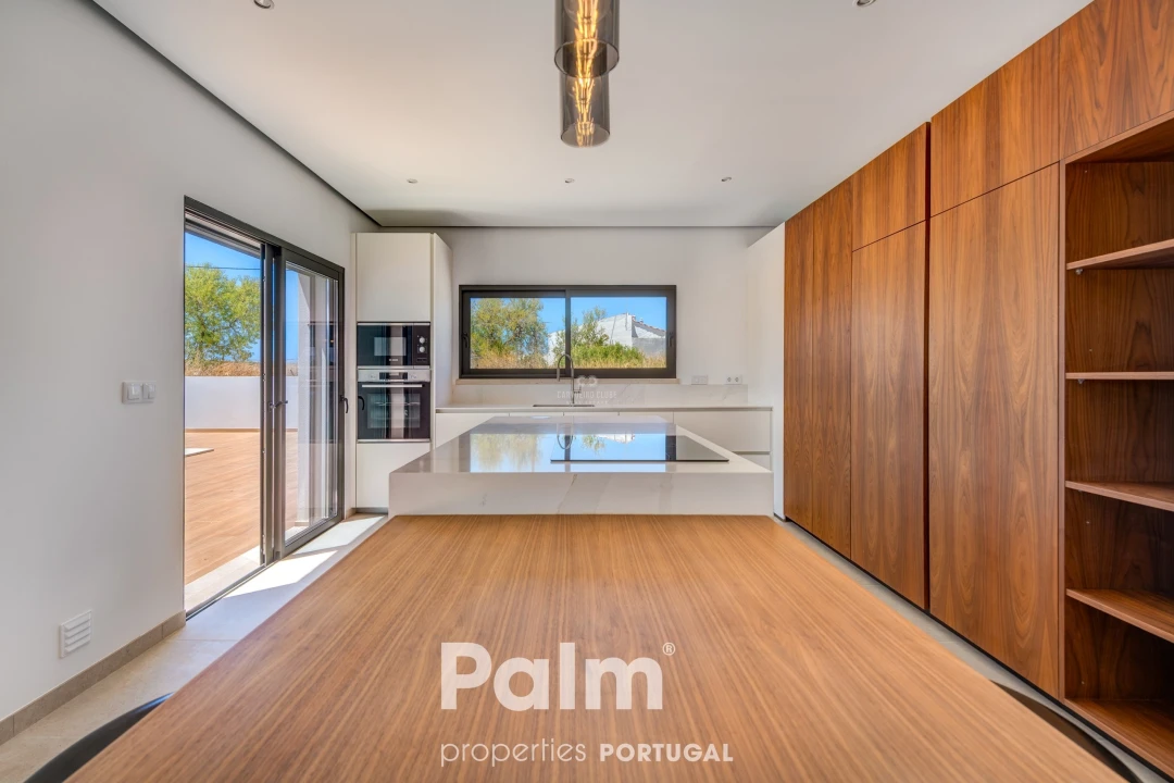 Moradia T4 para Venda em Ferragudo Foto 8