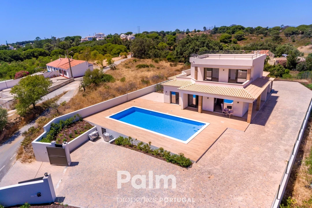 Moradia T4 para Venda em Ferragudo Foto 1