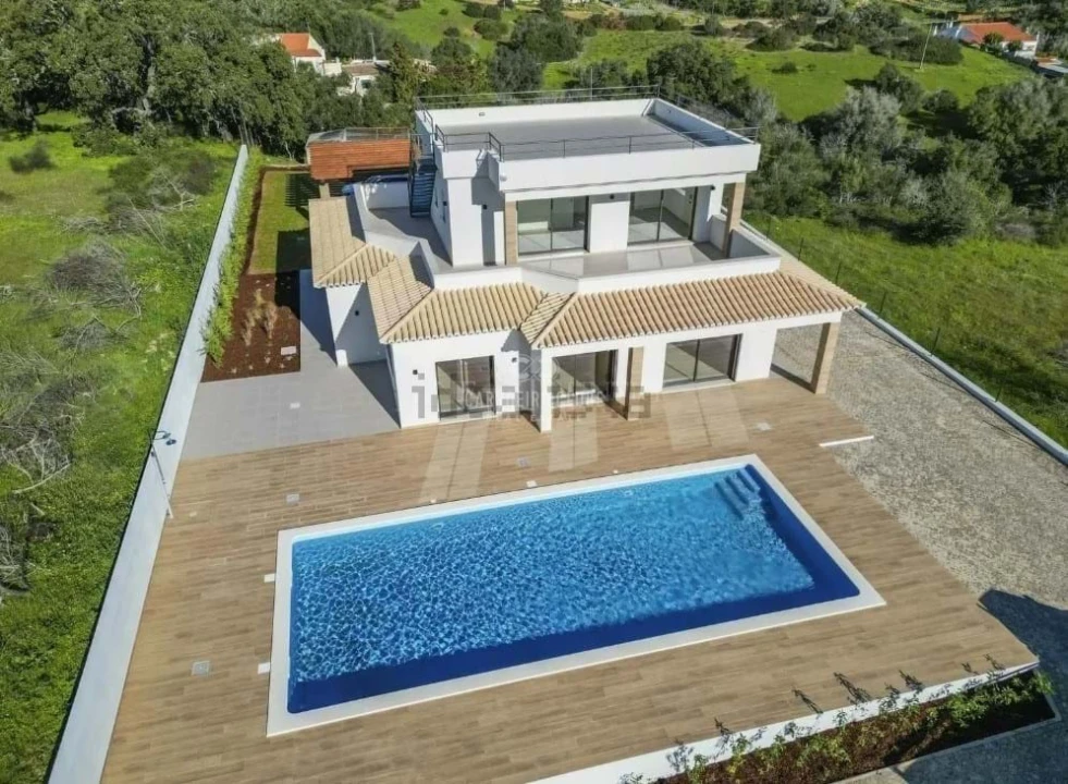 Moradia T4 para Venda em Ferragudo Foto 2