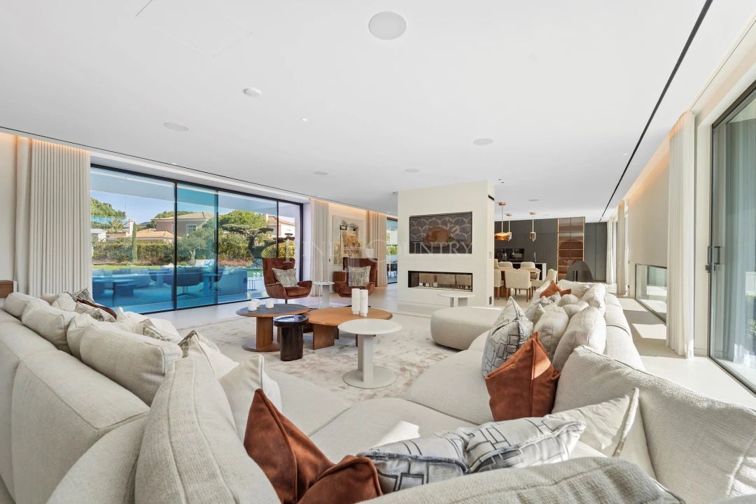 Moradia T7 para Venda em Almancil Foto 6