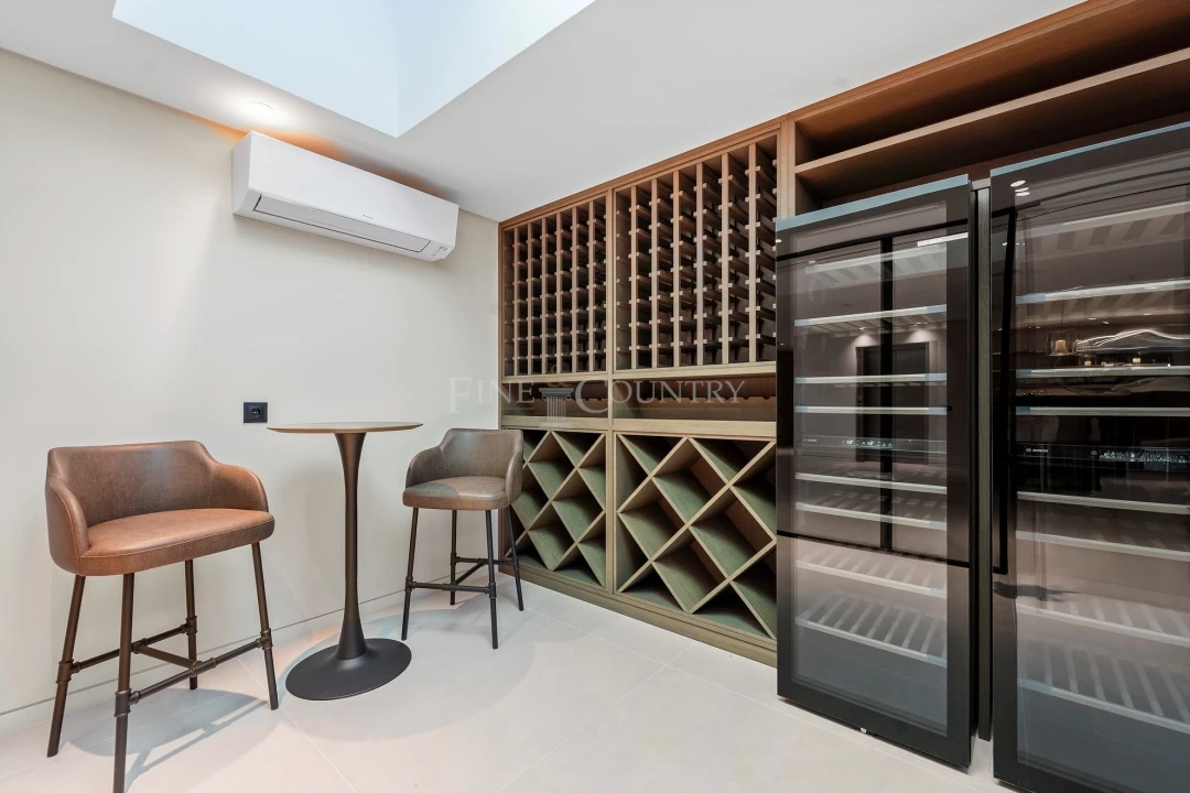 Moradia T7 para Venda em Almancil Foto 49