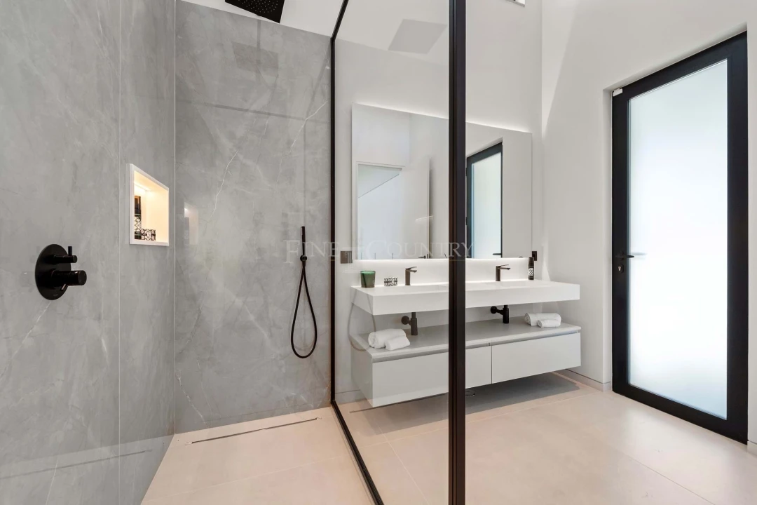 Moradia T7 para Venda em Almancil Foto 23