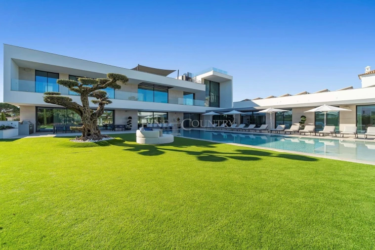 Moradia T7 para Venda em Almancil Foto 17