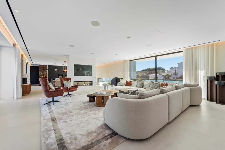 Moradia T7 para Venda em Almancil Foto 11