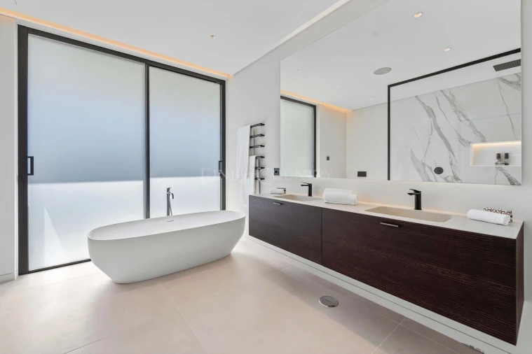 Moradia T7 para Venda em Almancil Foto 32