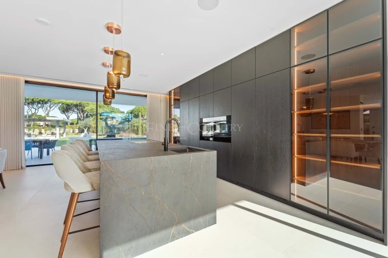 Moradia T7 para Venda em Almancil Foto 14