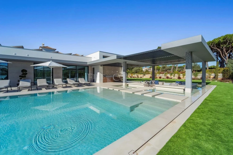 Moradia T7 para Venda em Almancil Foto 60