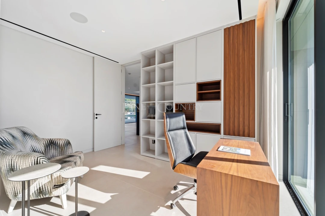 Moradia T7 para Venda em Almancil Foto 24