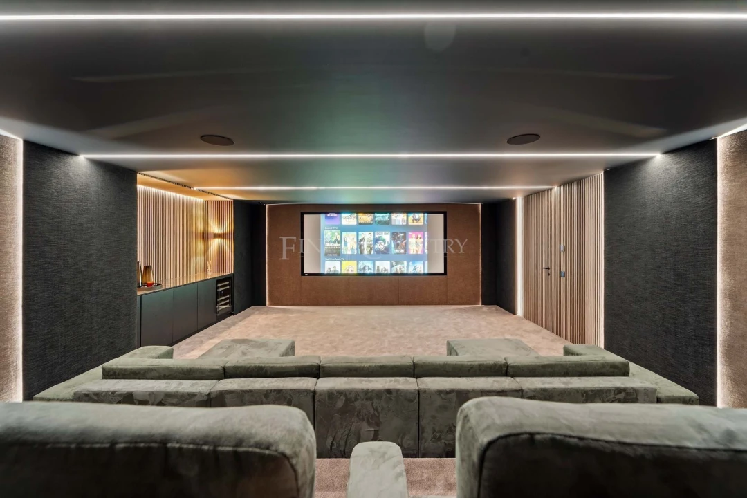 Moradia T7 para Venda em Almancil Foto 42