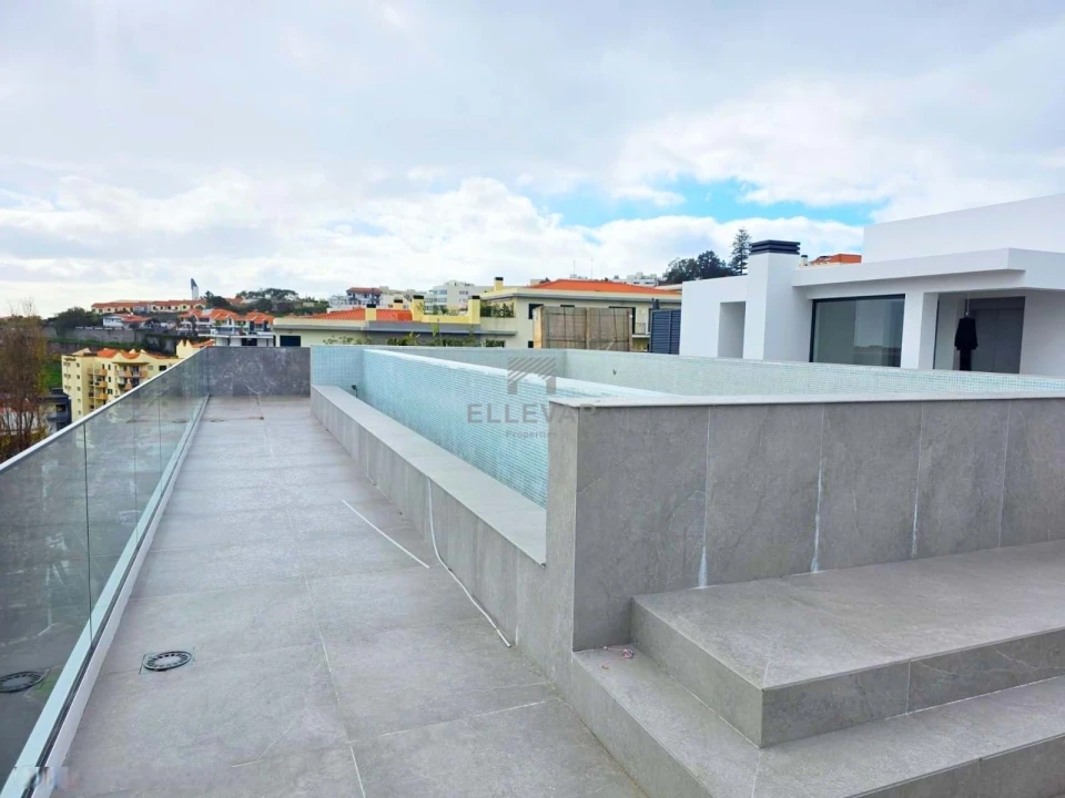 Apartamento T2 para Venda em São Martinho Foto 2