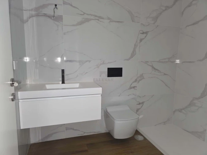 Apartamento T2 para Venda em São Martinho Foto 17