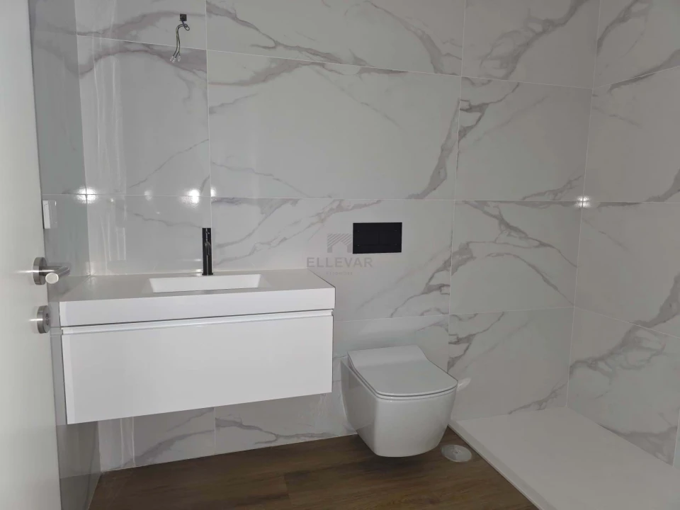 Apartamento T2 para Venda em São Martinho Foto 17