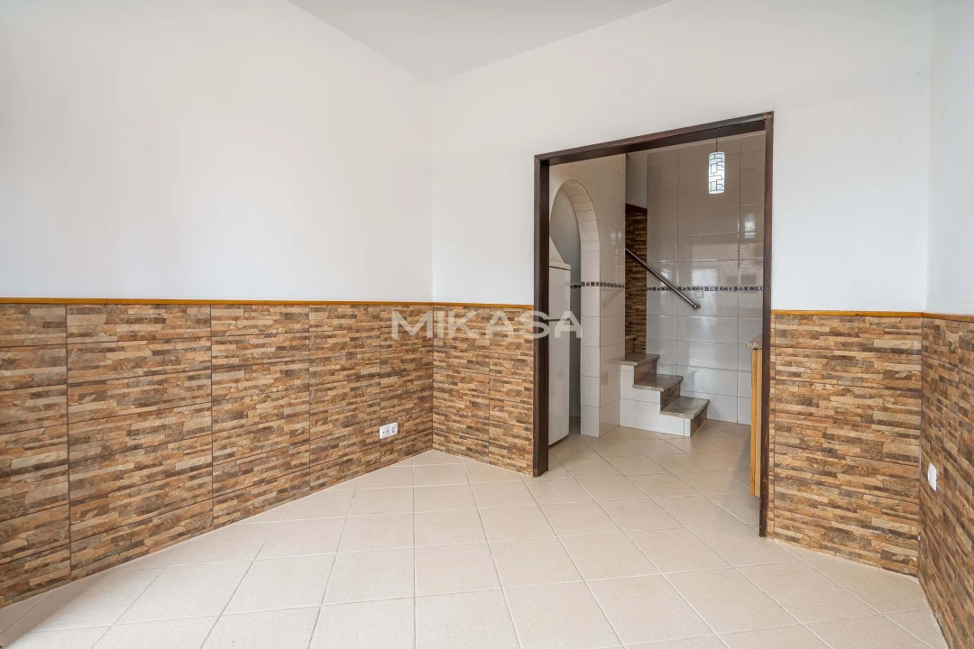 Moradia T1 para Venda em Lagos (São Sebastião e Santa Maria) Foto 1