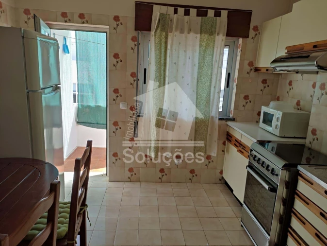 Apartamento T3 para Arrendamento em Portimão Foto 9