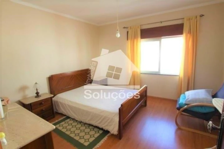 Apartamento T3 para Arrendamento em Portimão Foto 10