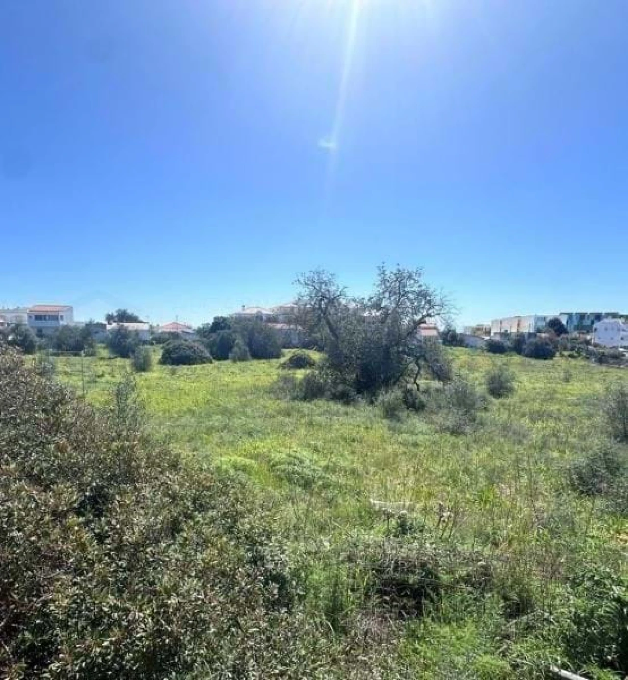 Terreno para Venda em Quarteira Foto 1