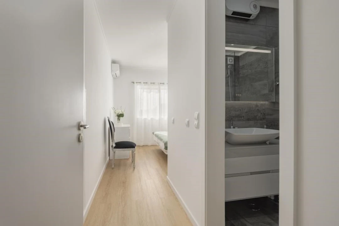 Apartamento T2 para Venda em Quarteira Foto 12