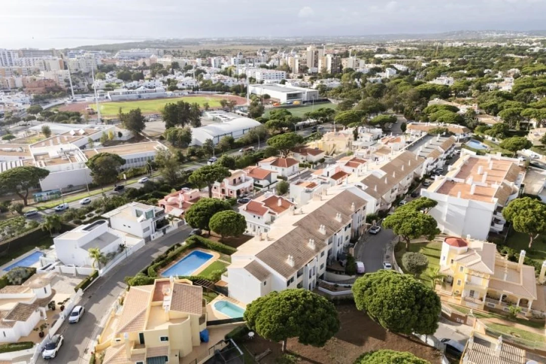 Apartamento T2 para Venda em Quarteira Foto 29