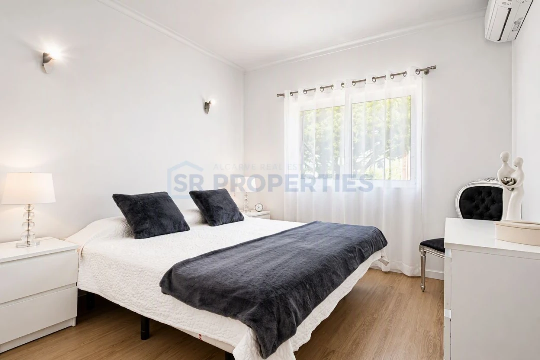 Apartamento T2 para Venda em Quarteira Foto 4