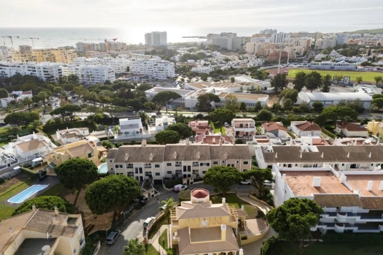 Apartamento T2 para Venda em Quarteira Foto 28