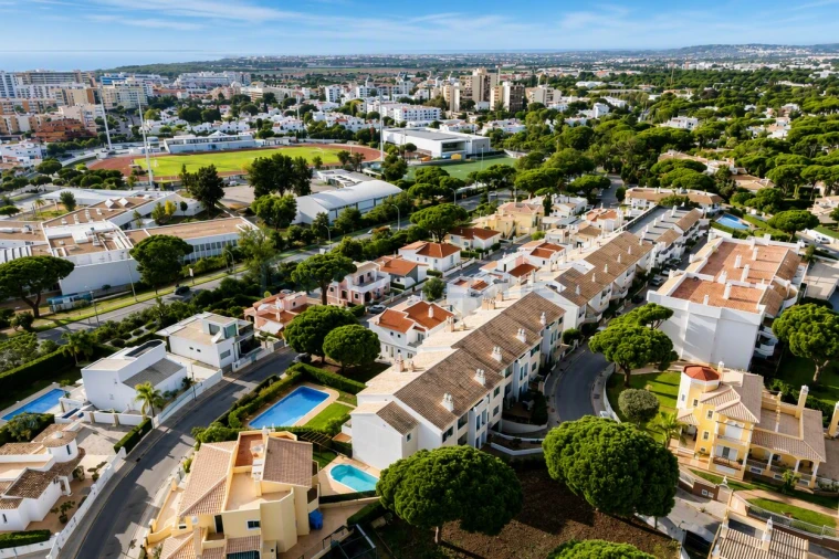 Apartamento T2 para Venda em Quarteira Foto 29
