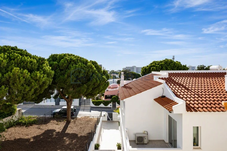 Apartamento T2 para Venda em Quarteira Foto 19