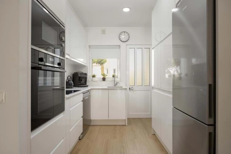 Apartamento T2 para Venda em Quarteira Foto 3