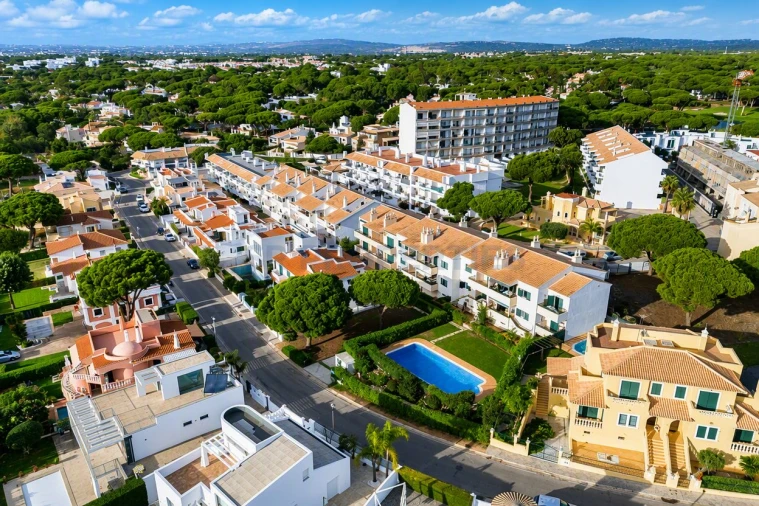 Apartamento T2 para Venda em Quarteira Foto 31