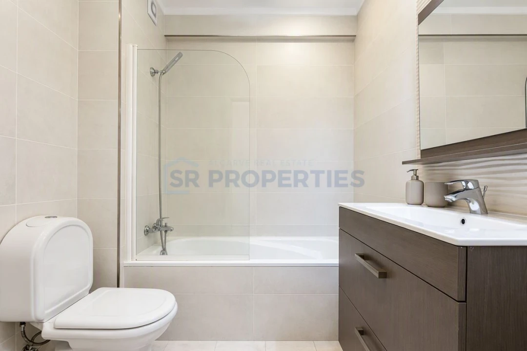 Apartamento T2 para Venda em Quarteira Foto 9