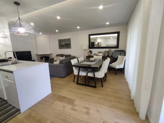 Apartamento T3 para Venda em Arcozelo Foto 8