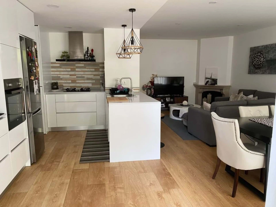 Apartamento T3 para Venda em Arcozelo Foto 1