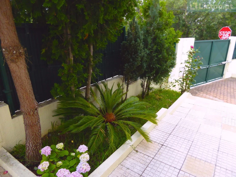 Moradia T3 para Venda em Alcabideche Foto 36