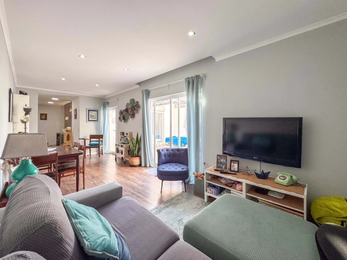 Moradia T3 para Venda em Algés, Linda-A-Velha e Cruz Quebrada-Dafundo