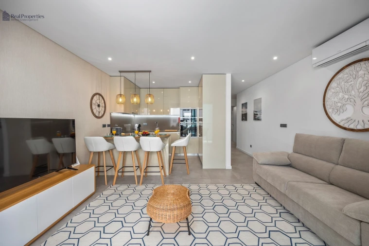 Apartamento T1 para Arrendamento em Quarteira Foto 2