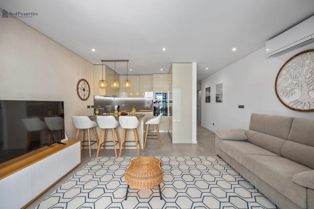 Apartamento T1 para Arrendamento em Quarteira Foto 2