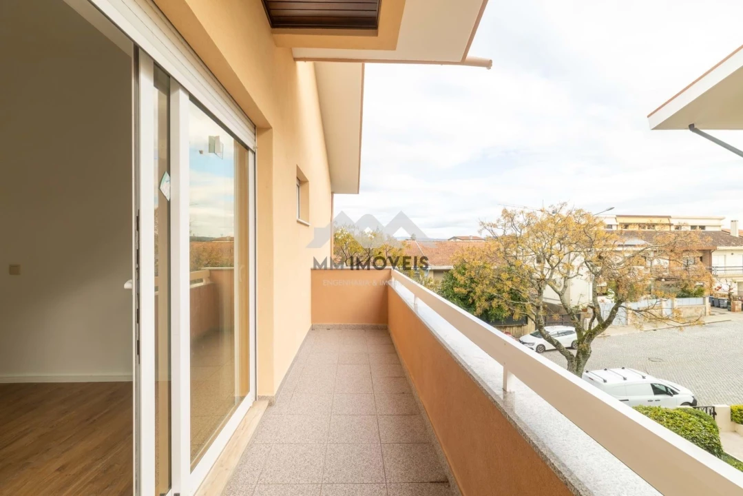 Apartamento T3 para Venda em Aguas Santas Foto 2