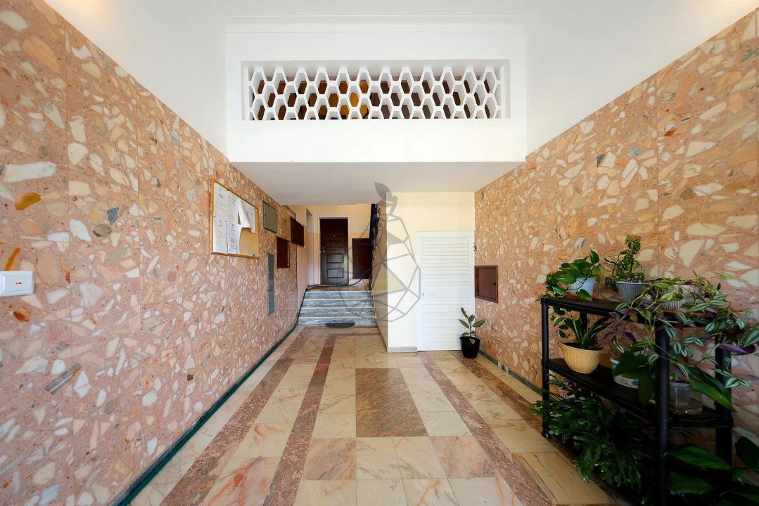 Apartamento T2 para Venda em Portimão Foto 30